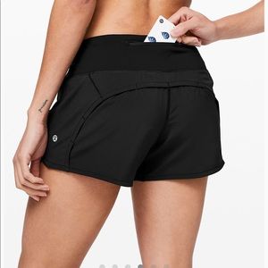 LULULEMON run times short 4” size 8